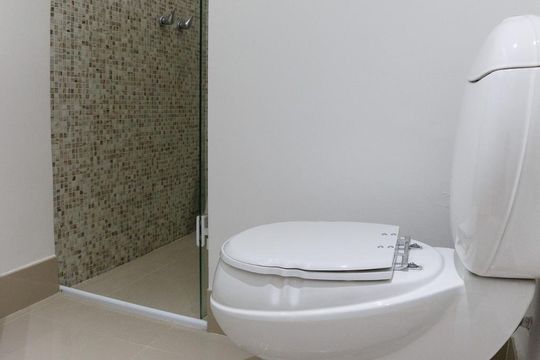 Venda de apartamento na Vila da Saúde com varanda e piscina no condomínio. — Banheiro 2