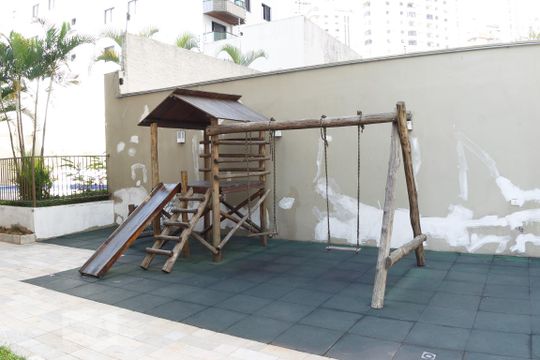 Venda de apartamento na Vila da Saúde com varanda e piscina no condomínio. — Área Comum - Playground