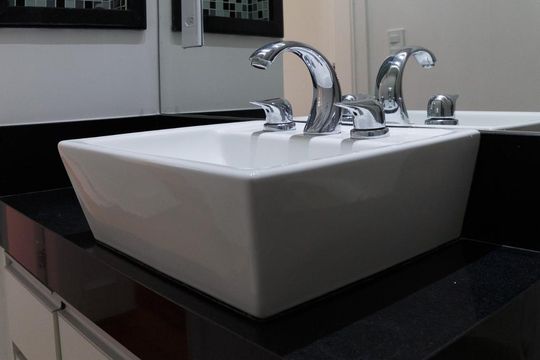 Venda de apartamento na Vila da Saúde com varanda e piscina no condomínio. — Banheiro 1