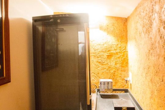 Casa no Brooklin com 2 quartos e piscina no condomínio. Oportunidades para comprar. — Adega