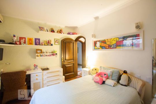 Casa no Brooklin com 2 quartos e piscina no condomínio. Oportunidades para comprar. — Suíte 2