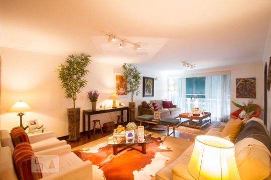 Casa no Brooklin com 2 quartos e piscina no condomínio. Oportunidades para comprar. — foto 1