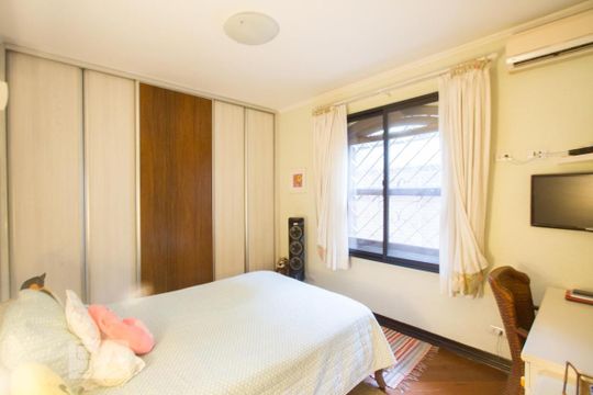 Casa no Brooklin com 2 quartos e piscina no condomínio. Oportunidades para comprar. — Suíte 2