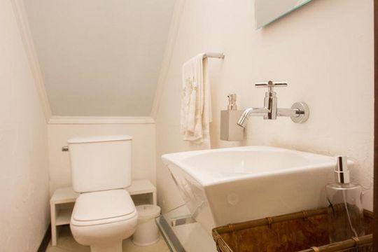 Casa no Brooklin com 2 quartos e piscina no condomínio. Oportunidades para comprar. — Lavabo 2