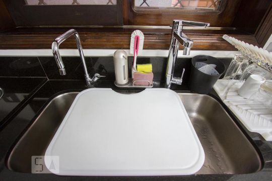 Casa no Brooklin com 2 quartos e piscina no condomínio. Oportunidades para comprar. — Detalhe Cozinha
