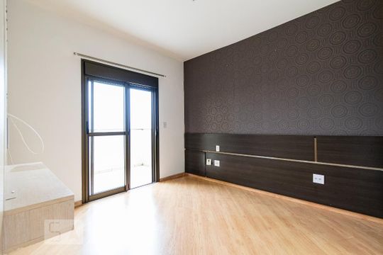 Apartamento para comprar com 3 quartos, piscina e jardim. Venda disponível. Aproveite essa oportunidade! — Suíte 1