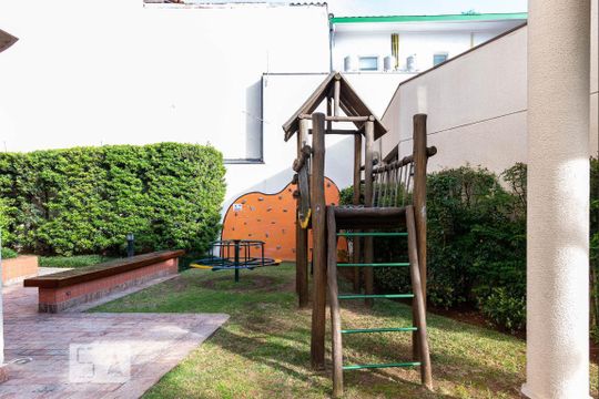 Apartamento para comprar com 3 quartos, piscina e jardim. Venda disponível. Aproveite essa oportunidade! — Playground