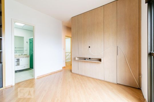 Apartamento para comprar com 3 quartos, piscina e jardim. Venda disponível. Aproveite essa oportunidade! — Suíte 1