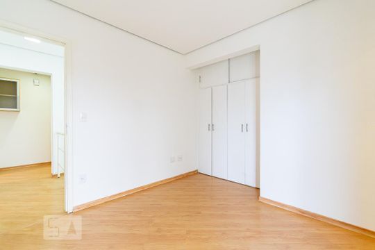 Apartamento para comprar com 3 quartos, piscina e jardim. Venda disponível. Aproveite essa oportunidade! — Suíte 3