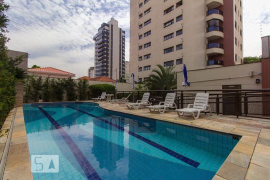 Apartamento para comprar com 3 quartos, piscina e jardim. Venda disponível. Aproveite essa oportunidade! — Piscina