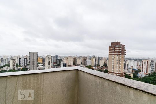 Apartamento para comprar com 3 quartos, piscina e jardim. Venda disponível. Aproveite essa oportunidade! — Vista da Suíte 1