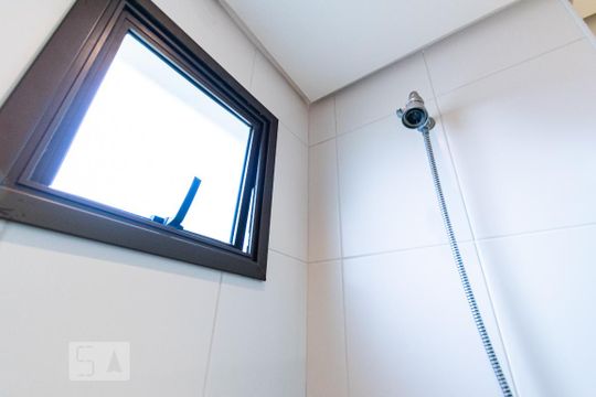 Apartamento para comprar com 3 quartos, piscina e jardim. Venda disponível. Aproveite essa oportunidade! — Banheiro da Suíte 2