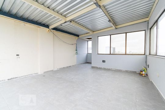 Apartamento para comprar com 3 quartos, piscina e jardim. Venda disponível. Aproveite essa oportunidade! — Cobertura