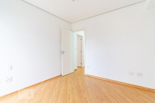 Apartamento para comprar com 3 quartos, piscina e jardim. Venda disponível. Aproveite essa oportunidade! — Suíte 3