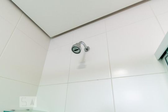 Apartamento para comprar com 3 quartos, piscina e jardim. Venda disponível. Aproveite essa oportunidade! — Banheiro da Suíte 1
