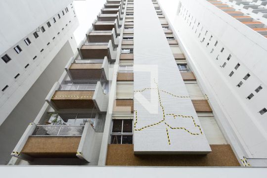 Compra apartamento com varanda gourmet e closet. Três dormitórios disponíveis para compra agora! — Fachada