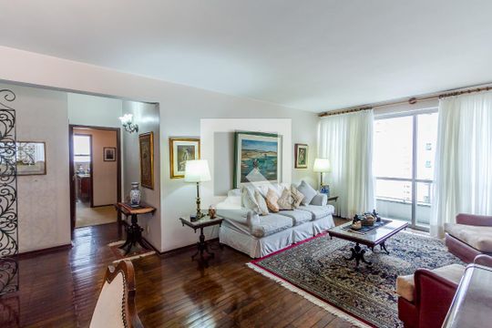 Compra apartamento com varanda gourmet e closet. Três dormitórios disponíveis para compra agora! — Sala