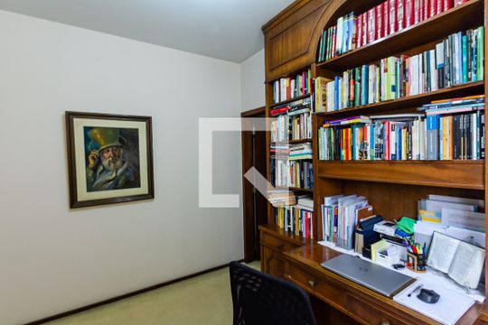 Compra apartamento com varanda gourmet e closet. Três dormitórios disponíveis para compra agora! — Escritório