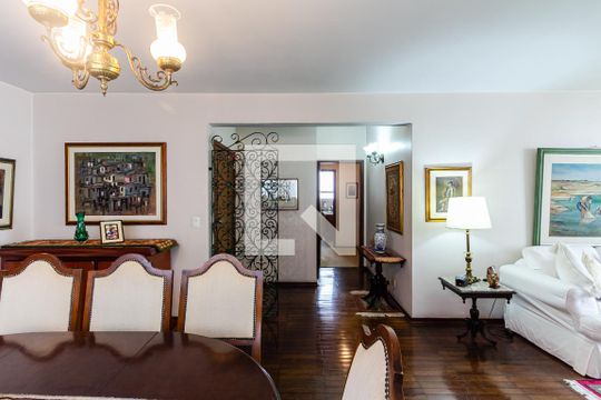 Compra apartamento com varanda gourmet e closet. Três dormitórios disponíveis para compra agora! — Sala
