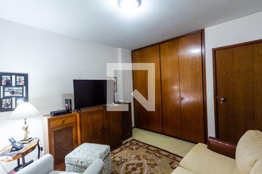 Compra apartamento com varanda gourmet e closet. Três dormitórios disponíveis para compra agora! — Quarto 1