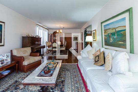 Compra apartamento com varanda gourmet e closet. Três dormitórios disponíveis para compra agora! — Sala