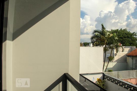 Vende-se casa com 3 suítes em Indianópolis. Aproveite varanda. Ótima compra. — Varanda da Suíte Master