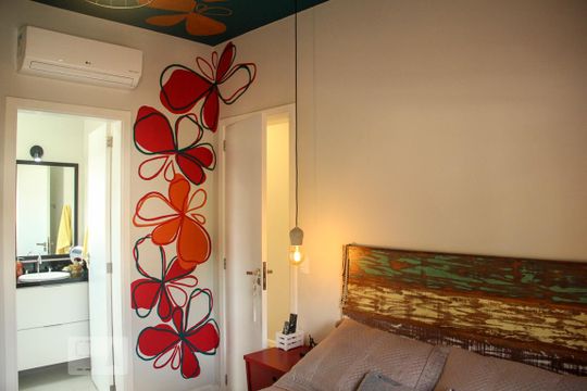 Vende-se casa com 3 suítes em Indianópolis. Aproveite varanda. Ótima compra. — Suíte 1
