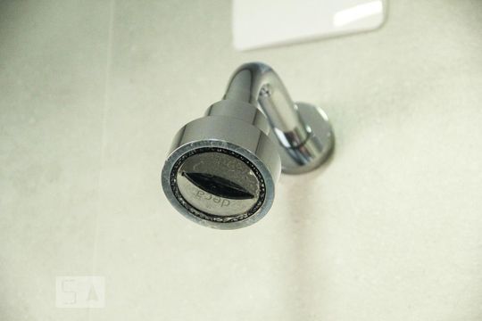 Vende-se casa com 3 suítes em Indianópolis. Aproveite varanda. Ótima compra. — Banheiro da Suíte 1