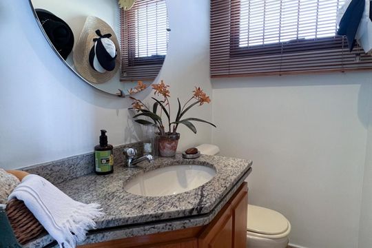 Venda de apartamento com 3 quartos, 1 suíte, churrasqueira e academia no condomínio. — Lavabo Cobertura