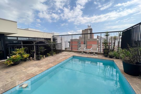 Venda de apartamento com 3 quartos, 1 suíte, churrasqueira e academia no condomínio. — Piscina