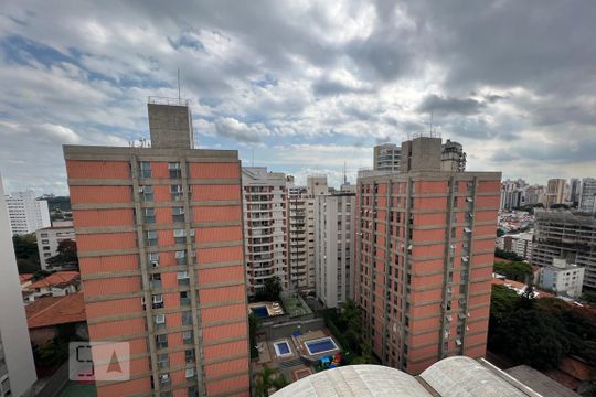 Venda de apartamento com 3 quartos, 1 suíte, churrasqueira e academia no condomínio. — Vista do Quarto 1