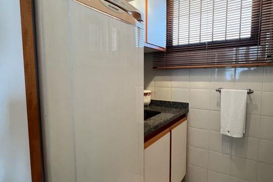 Venda de apartamento com 3 quartos, 1 suíte, churrasqueira e academia no condomínio. — Copa Cobertura