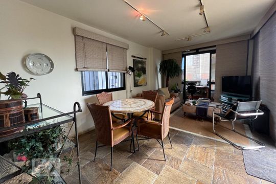 Venda de apartamento com 3 quartos, 1 suíte, churrasqueira e academia no condomínio. — Cobertura