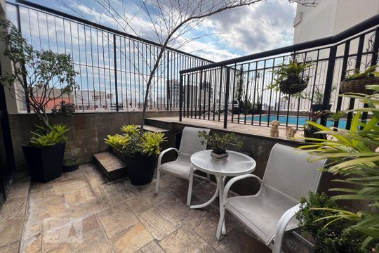 Venda de apartamento com 3 quartos, 1 suíte, churrasqueira e academia no condomínio. — Cobertura