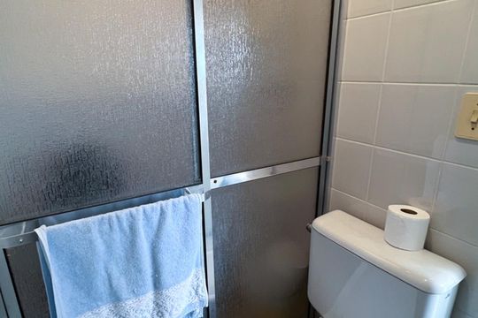 Venda de apartamento com 3 quartos, 1 suíte, churrasqueira e academia no condomínio. — Banheiro de Serviço