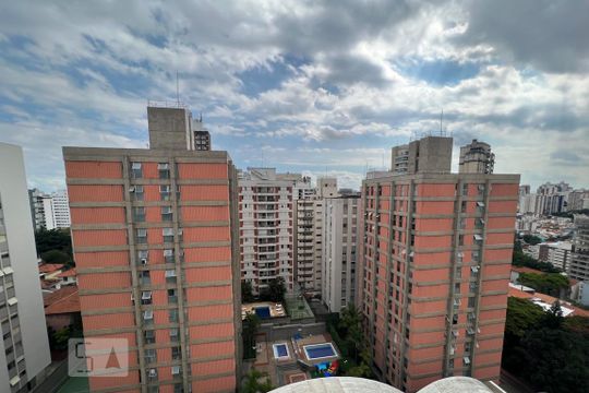 Venda de apartamento com 3 quartos, 1 suíte, churrasqueira e academia no condomínio. — Vista do Quarto