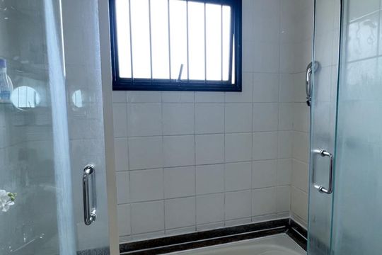 Venda de apartamento com 3 quartos, 1 suíte, churrasqueira e academia no condomínio. — Banheiro da Suíte