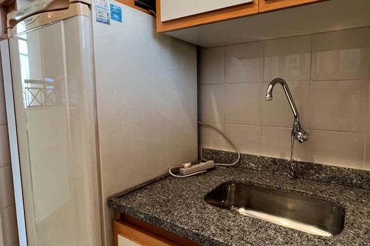 Venda de apartamento com 3 quartos, 1 suíte, churrasqueira e academia no condomínio. — Copa Cobertura