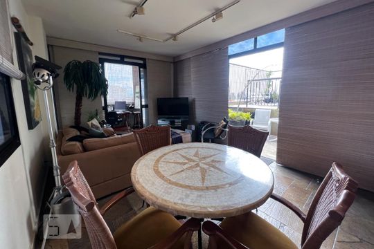 Venda de apartamento com 3 quartos, 1 suíte, churrasqueira e academia no condomínio. — Cobertura