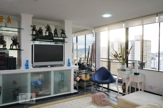 Apartamento à venda em Perdizes, com 3 quartos e piscina no condomínio. Animais de estimação permitidos. — Área Externa