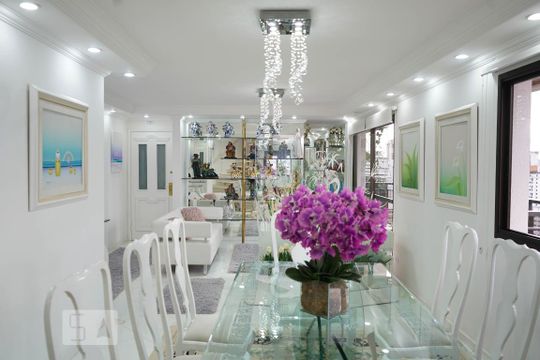Apartamento à venda em Perdizes, com 3 quartos e piscina no condomínio. Animais de estimação permitidos. — Sala
