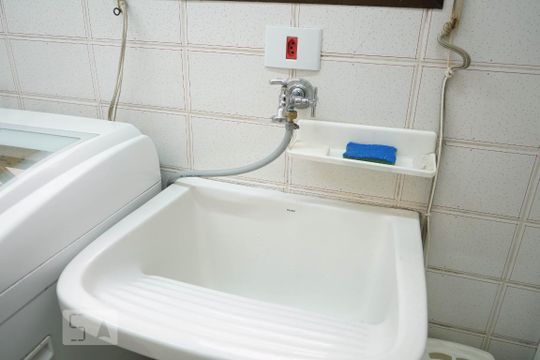 Apartamento à venda em Perdizes, com 3 quartos e piscina no condomínio. Animais de estimação permitidos. — Área de Serviço