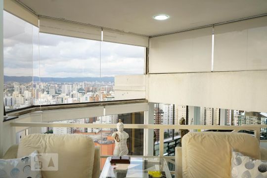 Apartamento à venda em Perdizes, com 3 quartos e piscina no condomínio. Animais de estimação permitidos. — Área Externa