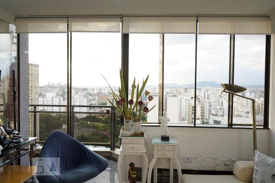 Apartamento à venda em Perdizes, com 3 quartos e piscina no condomínio. Animais de estimação permitidos. — Área Externa