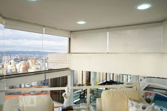 Apartamento à venda em Perdizes, com 3 quartos e piscina no condomínio. Animais de estimação permitidos. — Área Externa