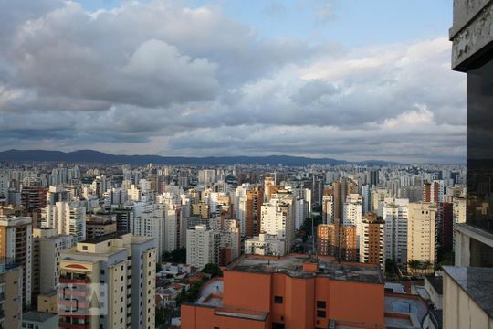 Apartamento à venda em Perdizes, com 3 quartos e piscina no condomínio. Animais de estimação permitidos. — Área Externa