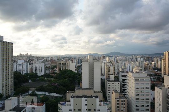 Apartamento à venda em Perdizes, com 3 quartos e piscina no condomínio. Animais de estimação permitidos. — Área Externa