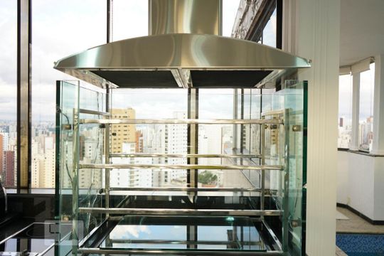 Apartamento à venda em Perdizes, com 3 quartos e piscina no condomínio. Animais de estimação permitidos. — Área Externa