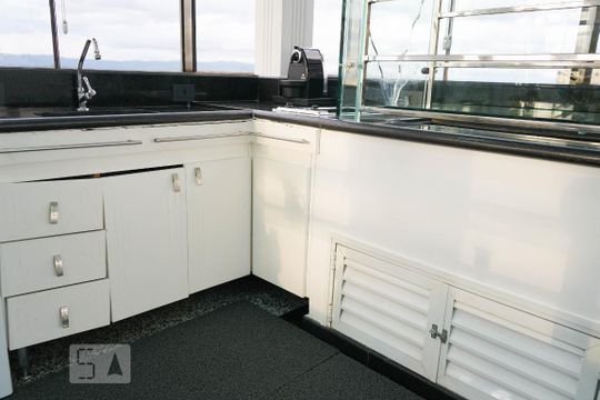 Apartamento à venda em Perdizes, com 3 quartos e piscina no condomínio. Animais de estimação permitidos. — Área Externa