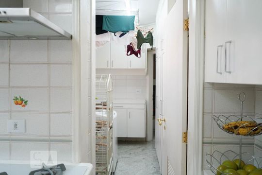 Apartamento à venda em Perdizes, com 3 quartos e piscina no condomínio. Animais de estimação permitidos. — Cozinha